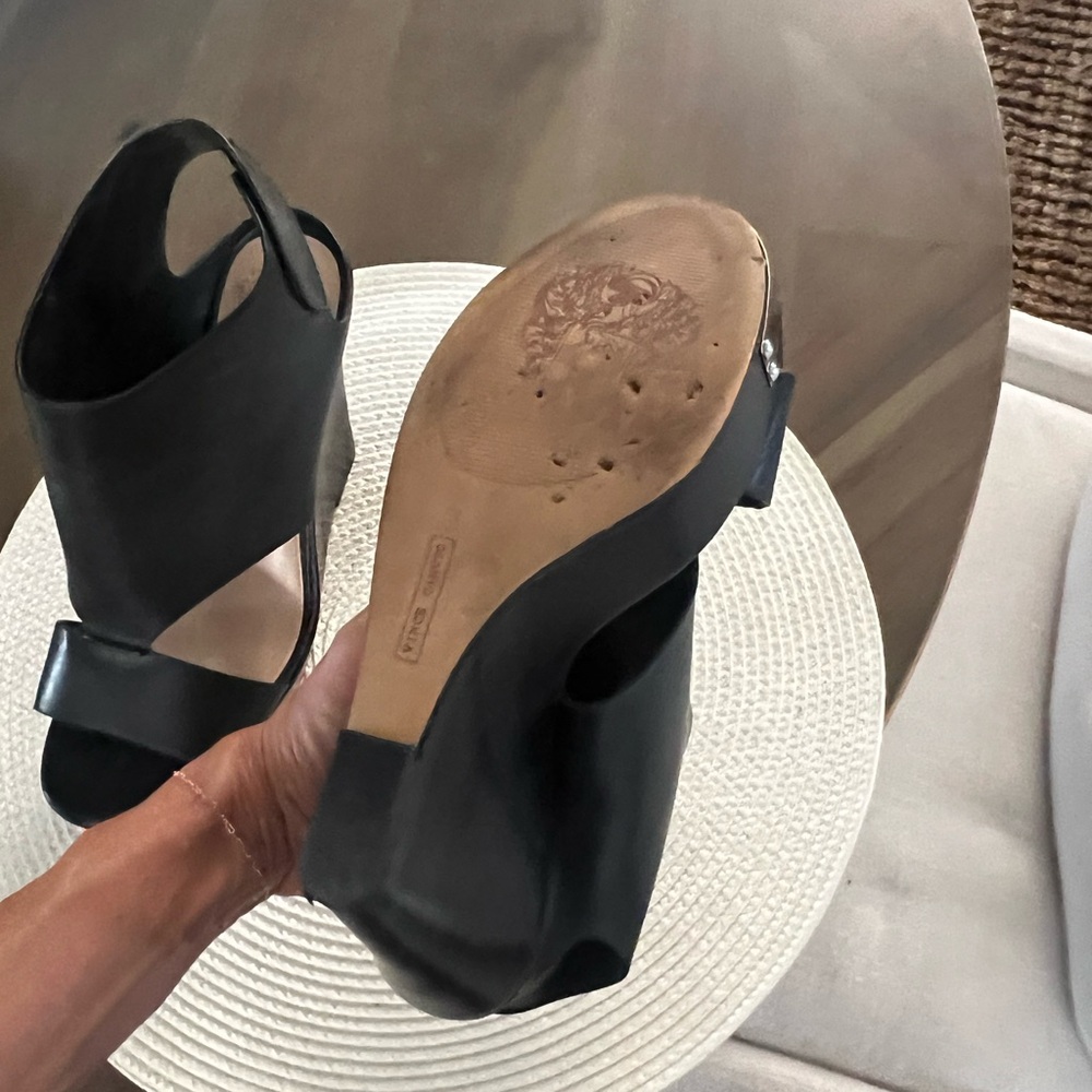 Vince Camuto open toe black wedges - Picture 4 of 8